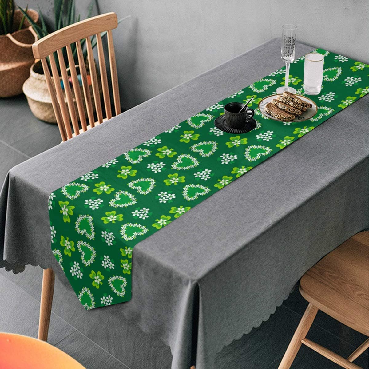 WIHVE St. Patrick's Day Table Runner Home Decor 13 X 70 Inch, Spring Green Clover Shamrock Double-Sided Table Cover Runner for Wedding Party Banquet Decoration