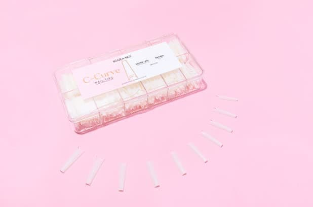 Pre Shaped False Nail Tips - Coffin XXL - Natural