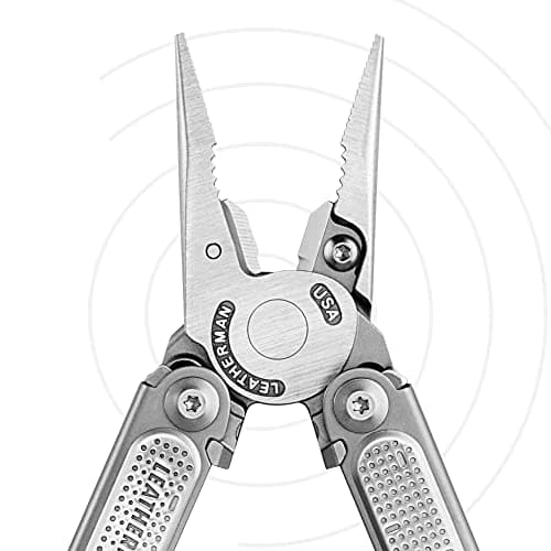 LEATHERMAN FREE P4 Nylon Case Included