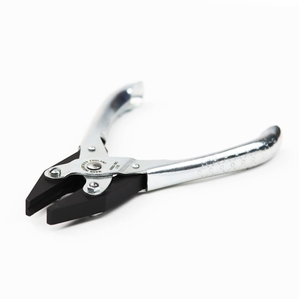 4870-140 Smooth Jaws Flat Nose Parallel Plier 140 mm | Smooth Parallel Jaws for A Firm Grip Without Damage | Open Throat to Hold Wire and Rod | Professional Quality