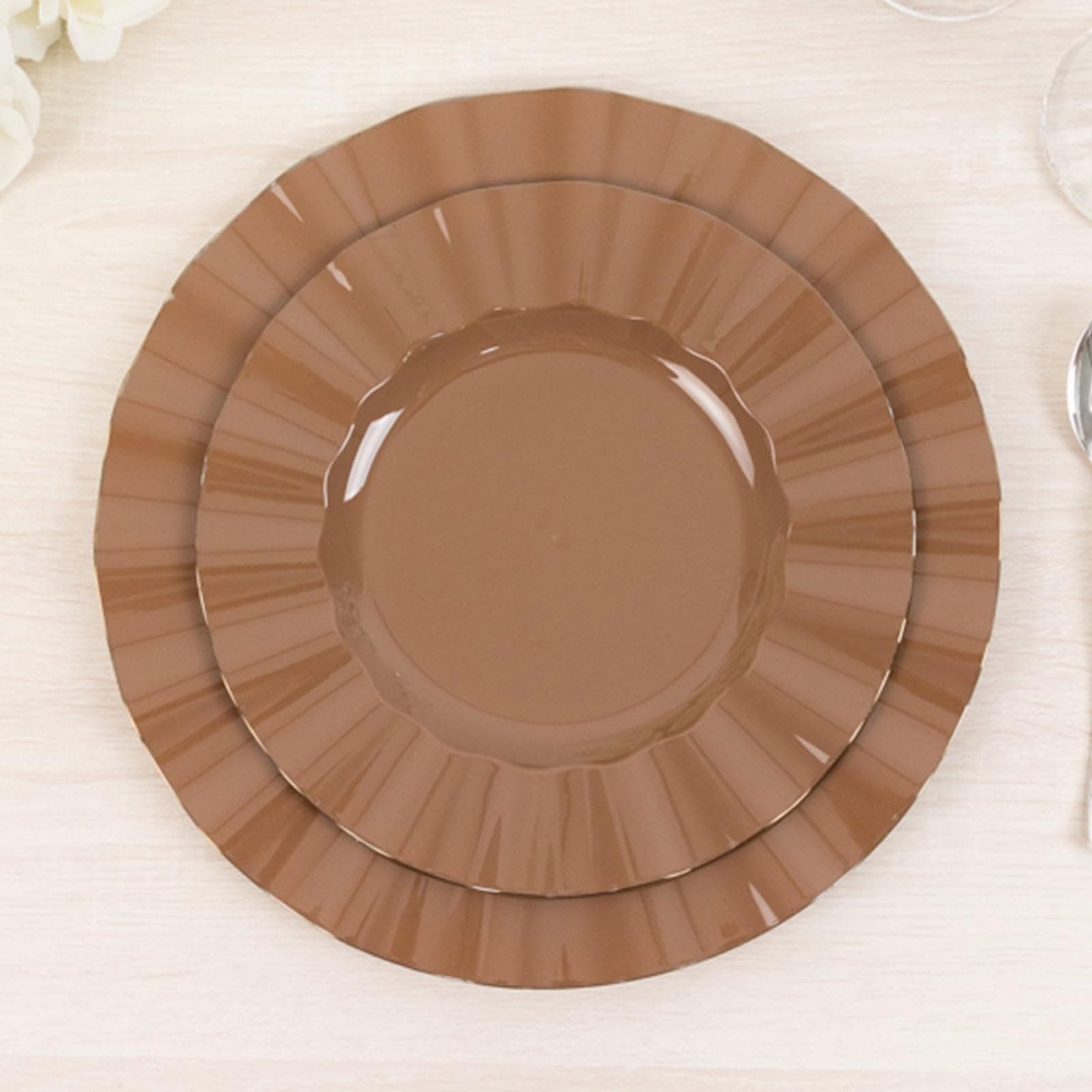 Efavormart 10 Pack Hard Plastic Dinner Plates with Gold Ruffled Rim, Heavy Duty Coffee Brown Disposable Round Dinnerware 9"