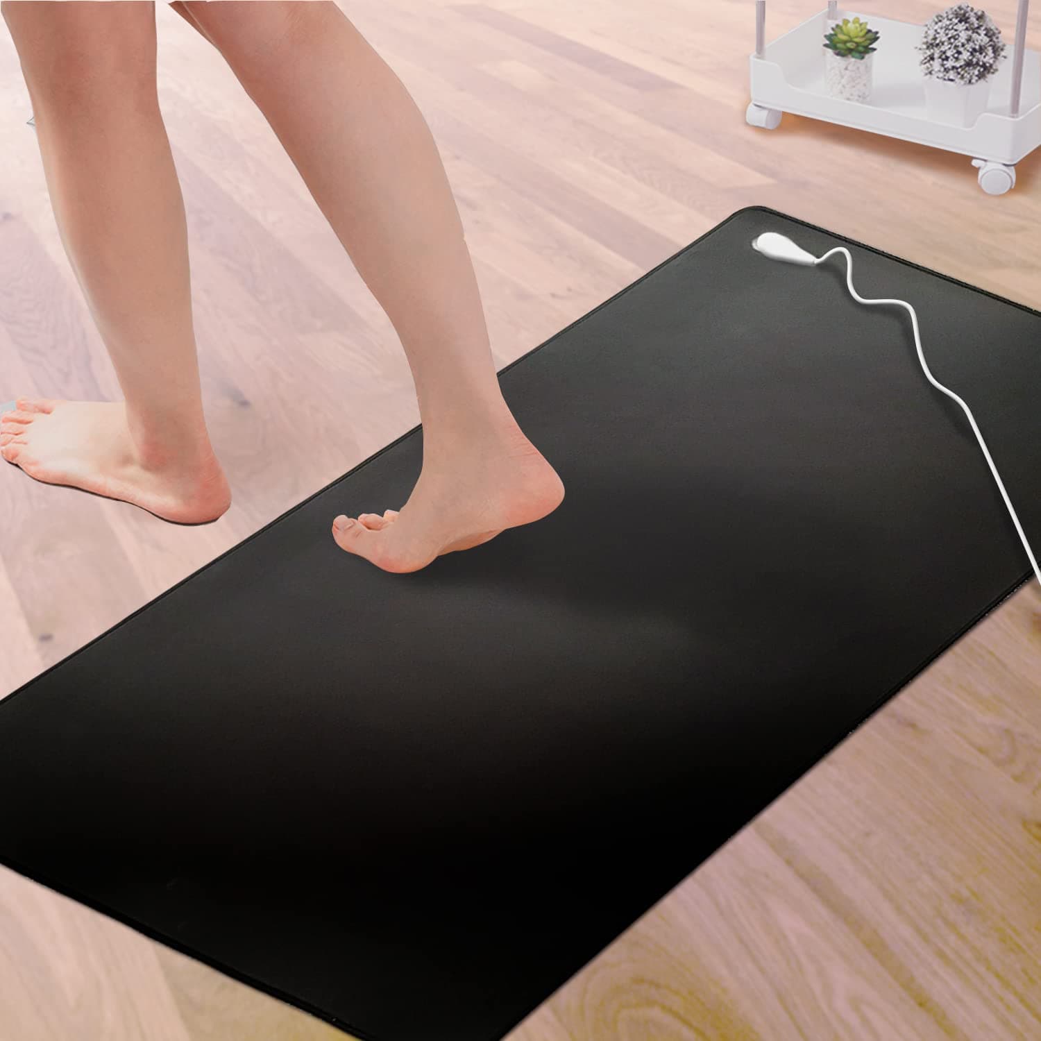 Grounding Mat, Universal Grounding Pad for Computer, Foot and Bed, Grounded Foot Therapy, Relieve Pain, Inflammation, Negative Ions, Carpel Tunnel for Better Working and Playing Games（39’’ x 11.8’’)
