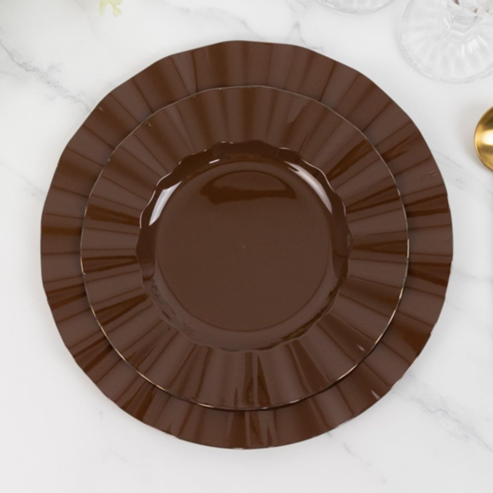 Efavormart 10 Pack Hard Plastic Dinner Plates with Gold Ruffled Rim, Heavy Duty Cinnamon Brown Disposable Round Dinnerware 9"