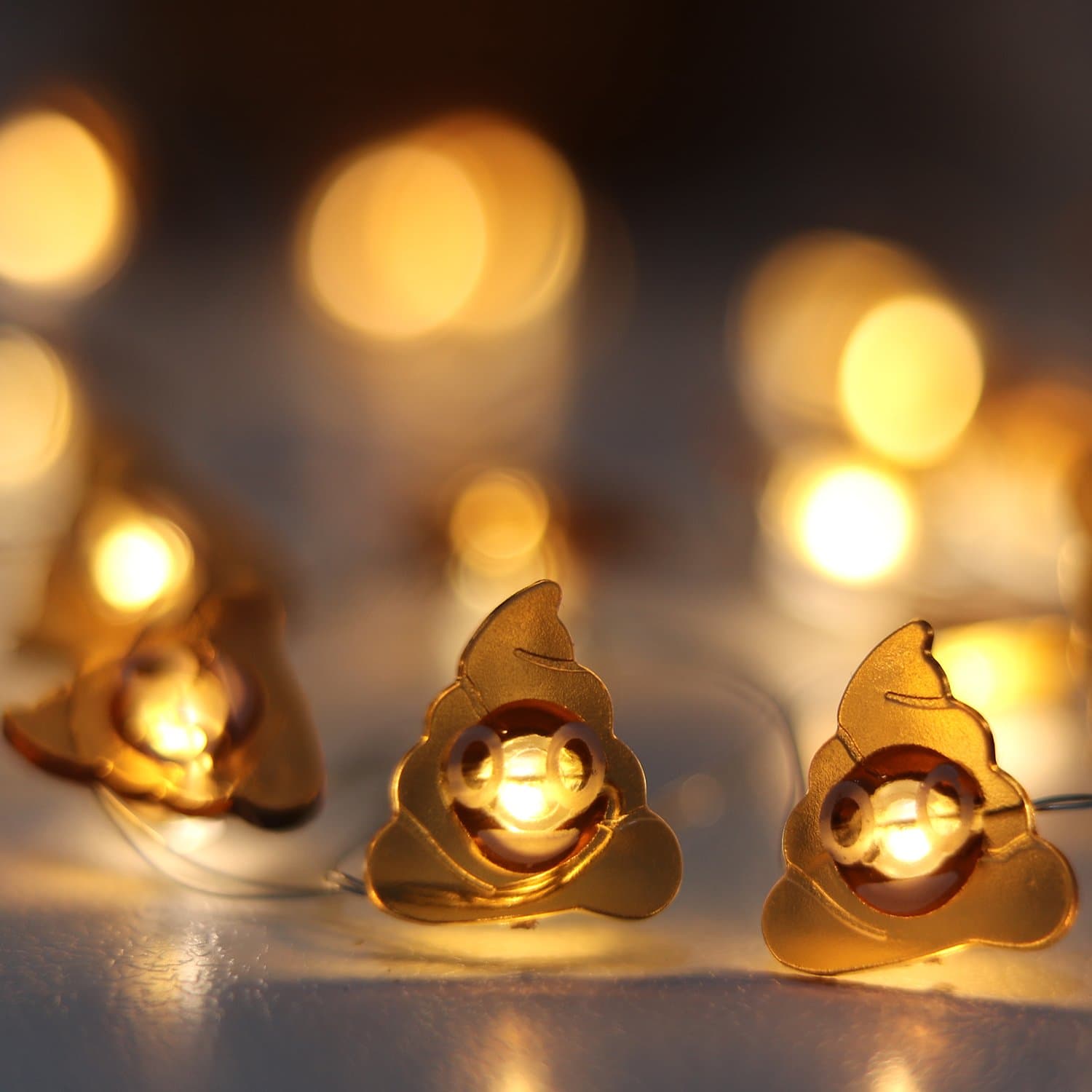 Emoji Poop String lights Battery Operated Timer Control for 6hrs On and 18 hrs Off 20 LED String of Lights Novelty Flexible Copper Wire Home decorative Lights for Kids,Party Supplies(POP)