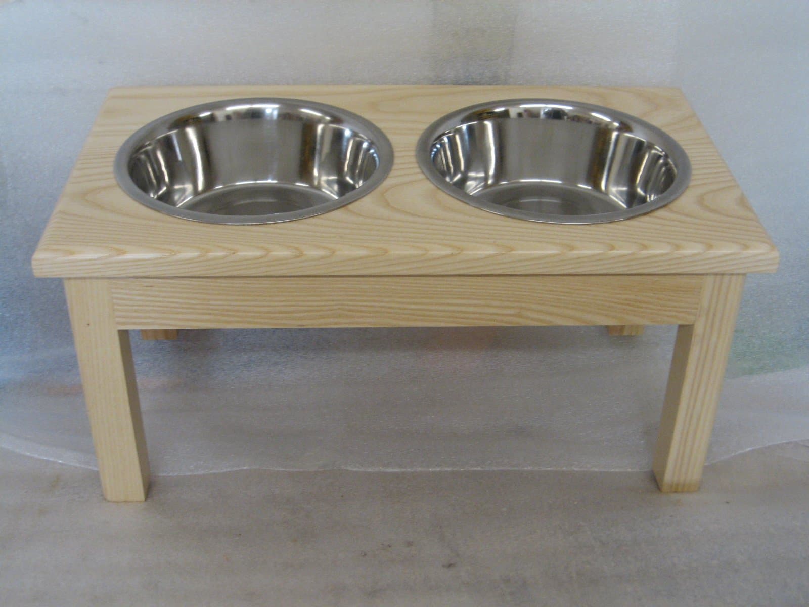 Classic Pet Beds 2-Bowl Traditional Style 2-Quart Ash Pet Diner, Medium, Natural