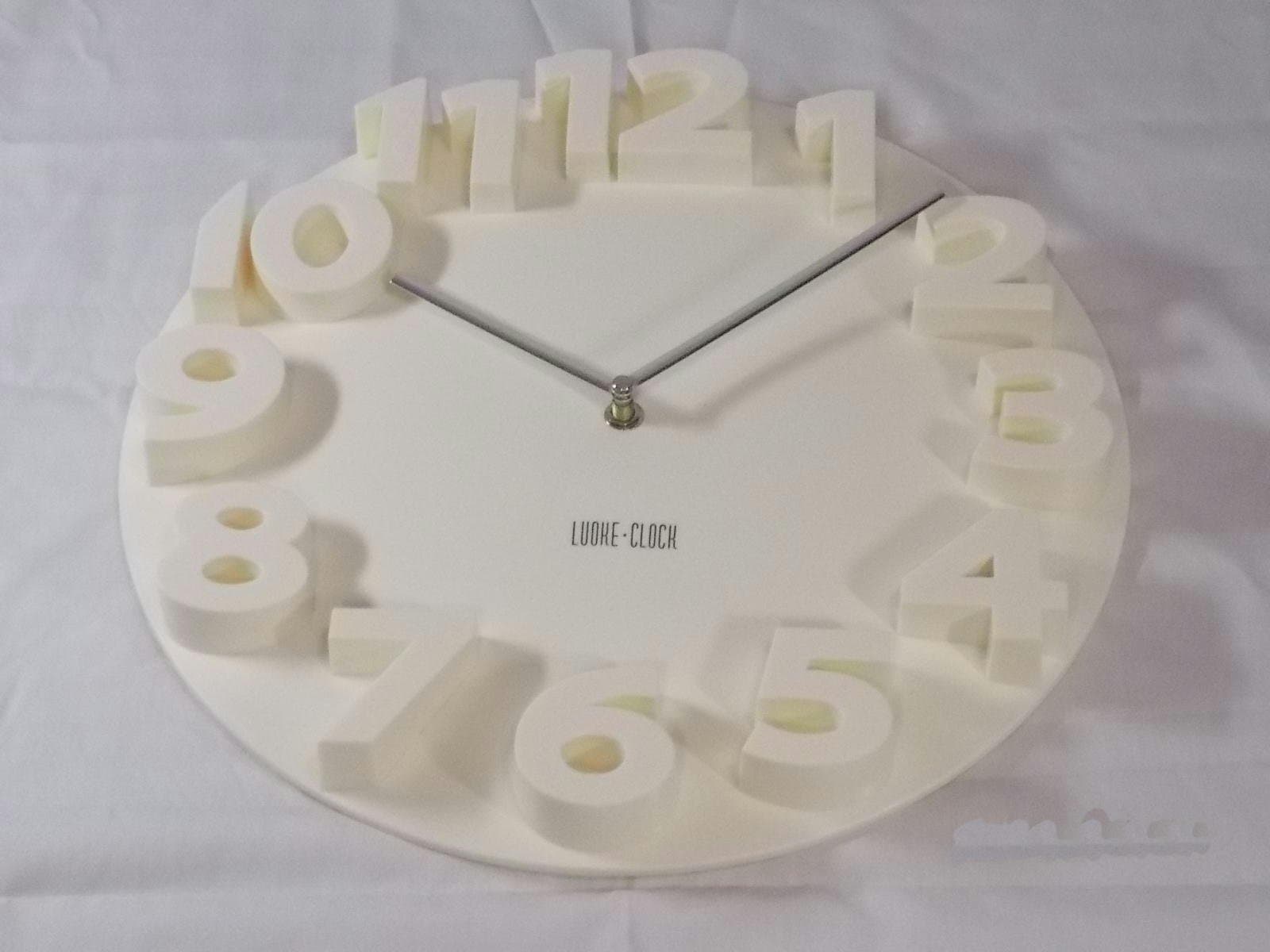 Wall clock 3D stereoscopic fashionable simple white / white
