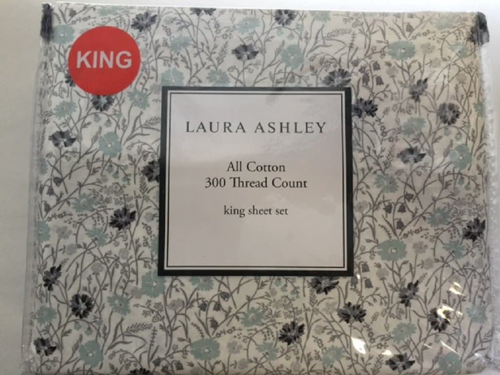 Laura Ashley Heidi 4 pc King Size Sheet Set