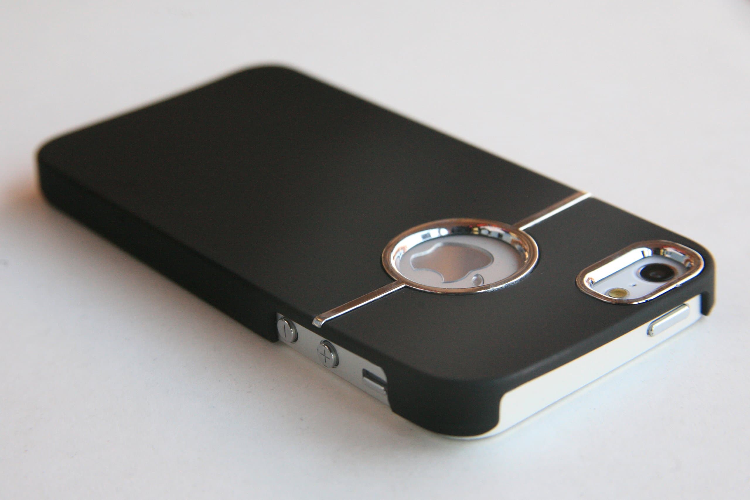 iPhone 5 Deluxe Luxury With chrome Rubberized Snap-on Hard Back Cover Case (Black)