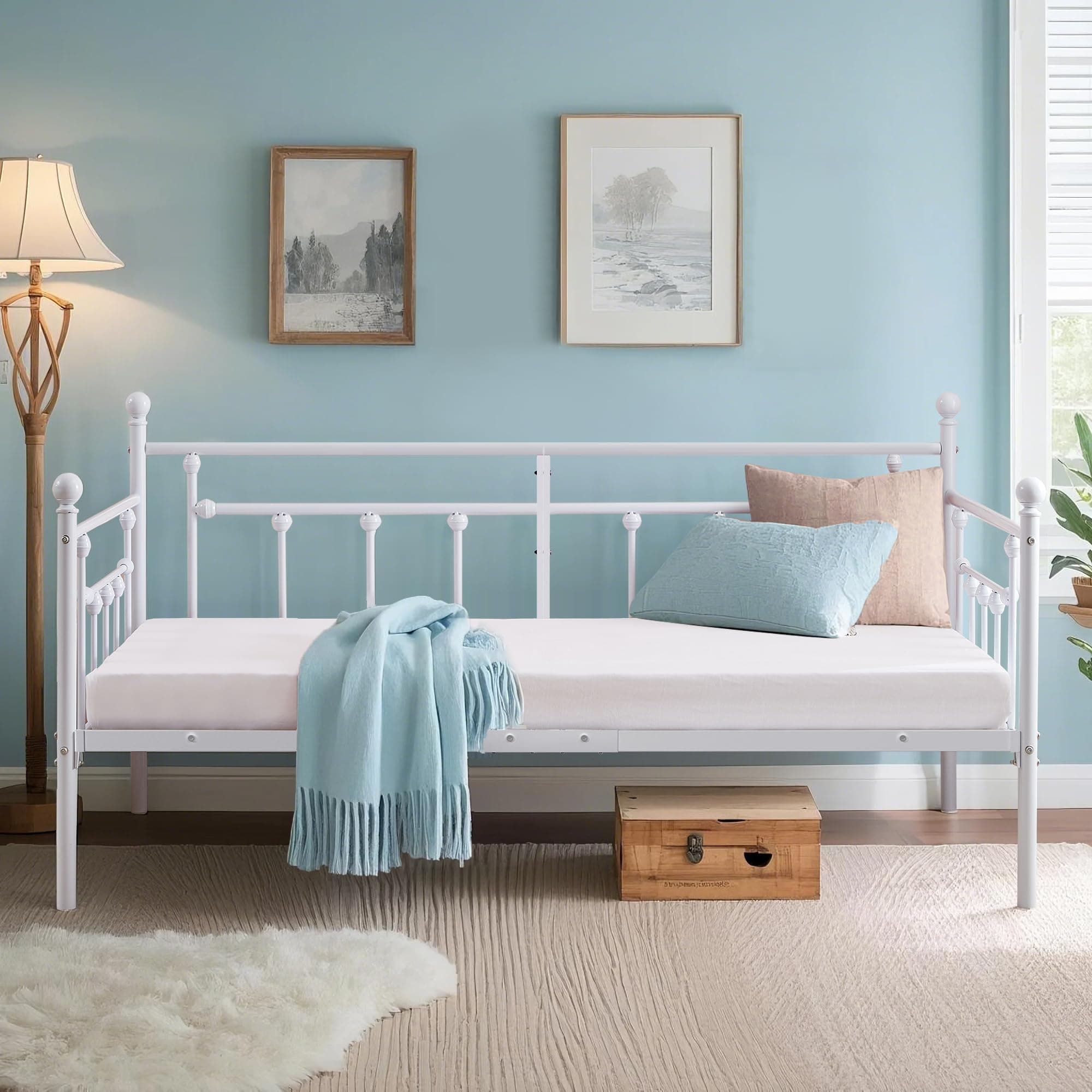 VECELO Daybed Frame,Twin Size Metal Platform Sofa Bed with Headboard，Heavy Duty Steel Slats Support for Living Room, Guest Room, Easy Assembly, White