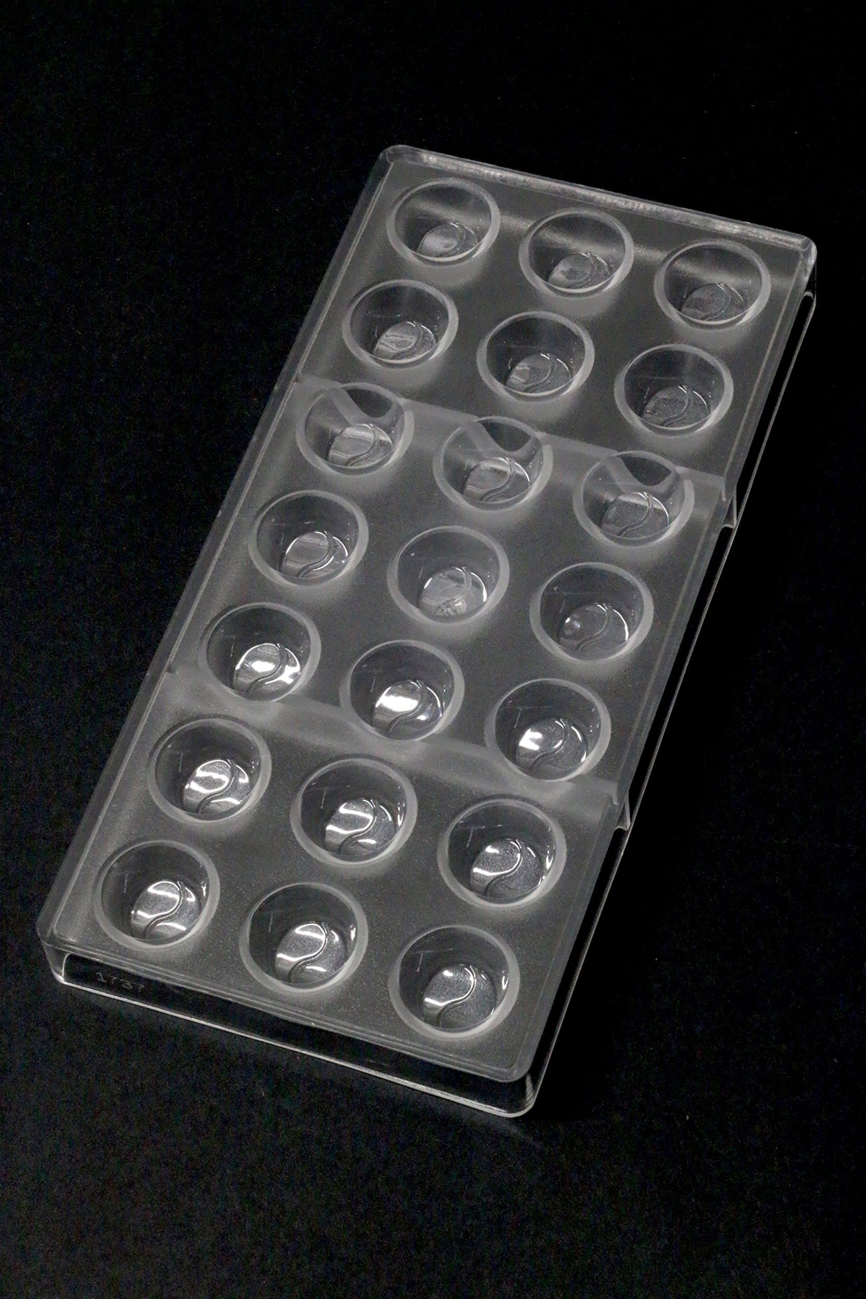 Clear Polycarbonate Ying Yang circle Chocolate Mold Jelly Candy Making Mold 21-Piece Tray