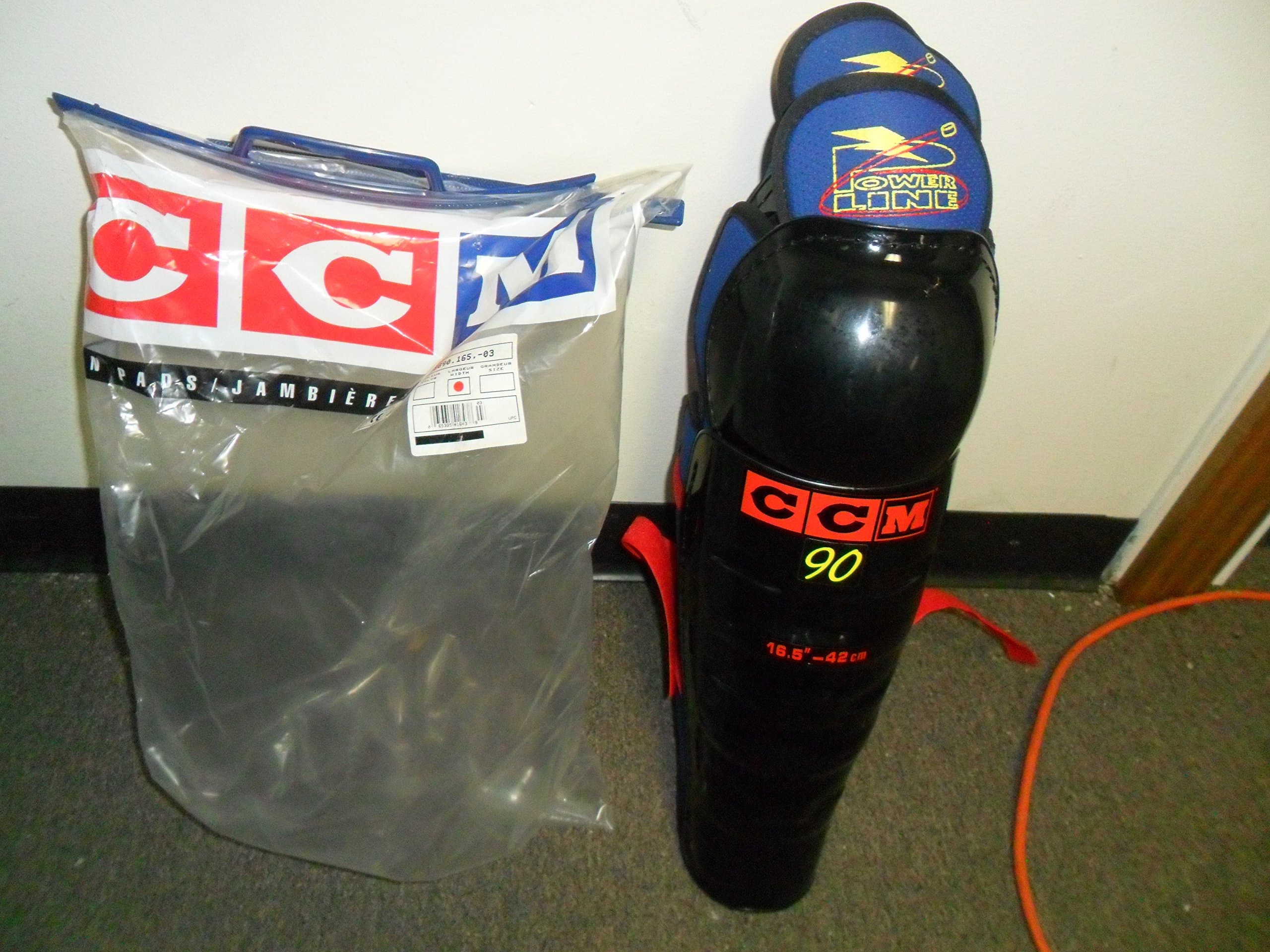 CCM POWER LINE 90 16.5" Shin Guards