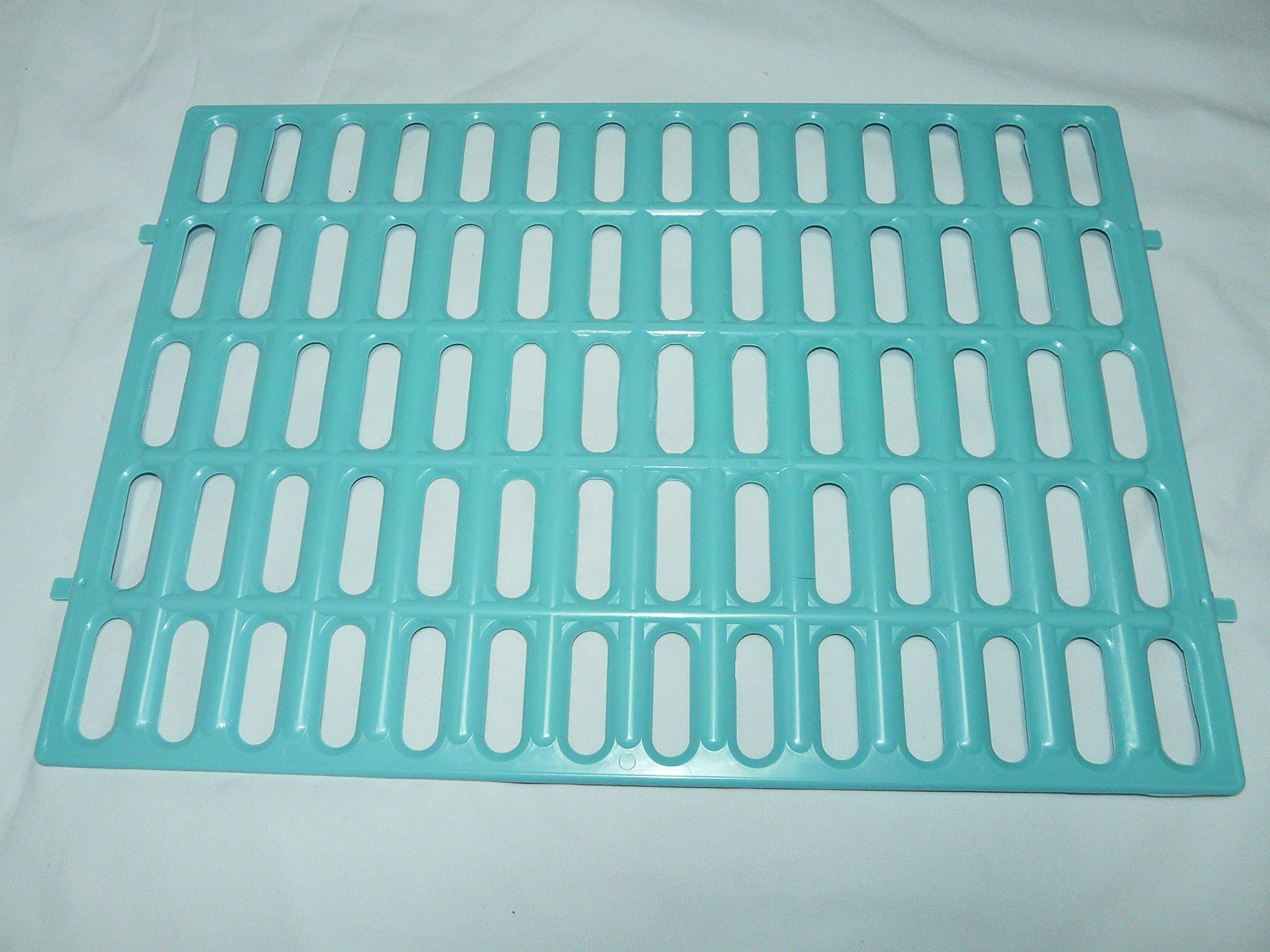 Eden Farms Mat for Rabbit cage, Plastic. Make a Wire-Floored cage Comfortable. (Turquoise)