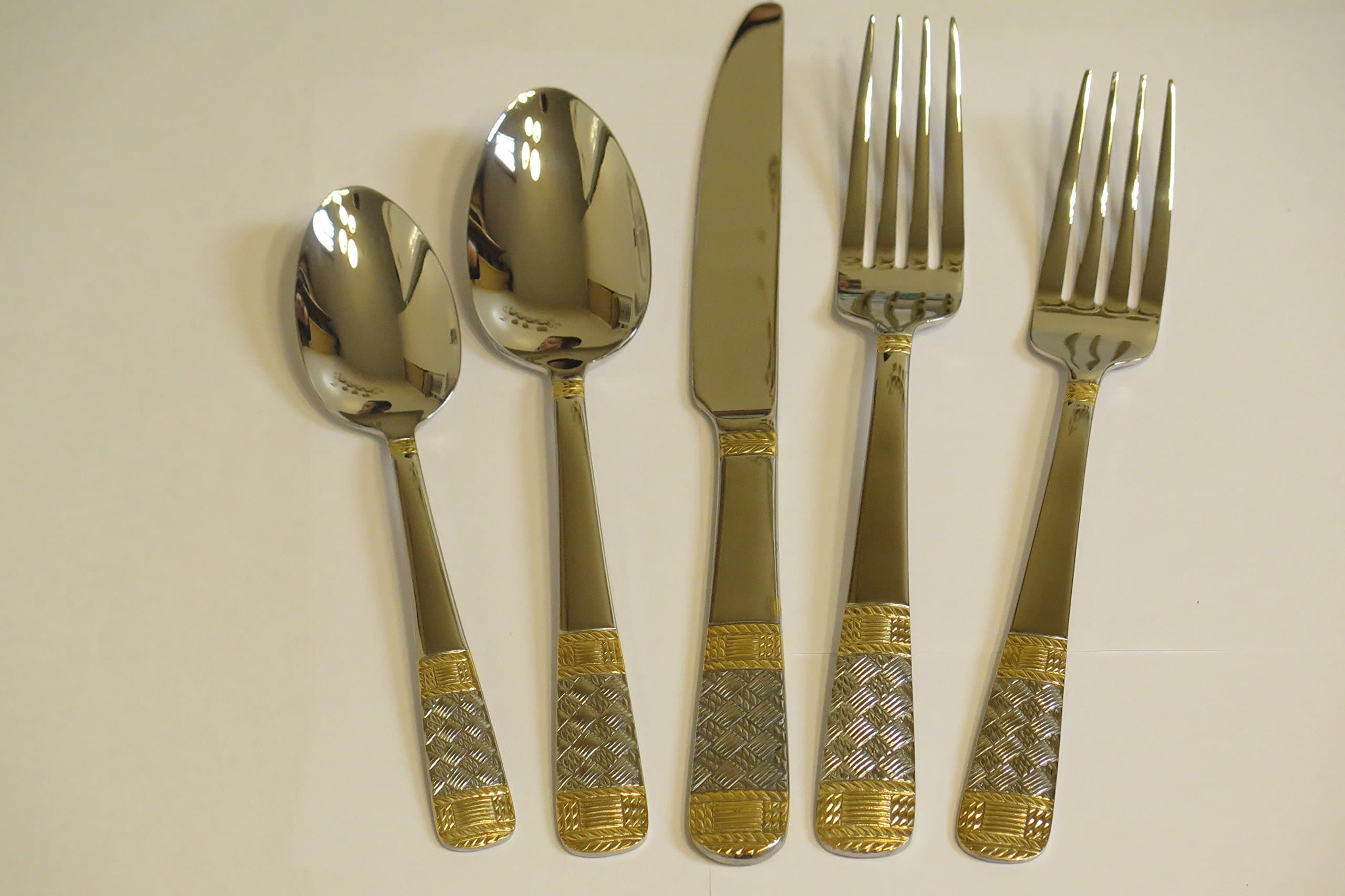 18/10 Stainless Steel Flatware 20 Piece Set- Serving for 4