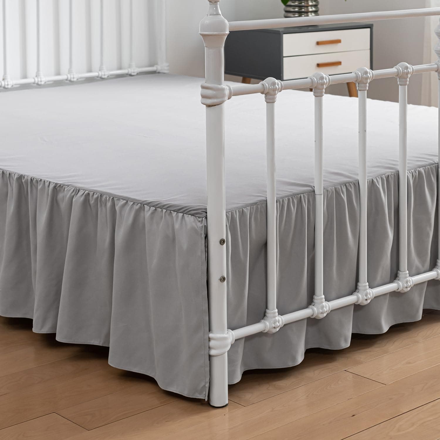 Bed Skirt Queen Size Ruffled Bed Skirt with Split Corners, 18 Inch Drop Dust Ruffle Bed Skirt with Platform, Light Gray (Queen - 18" Drop)