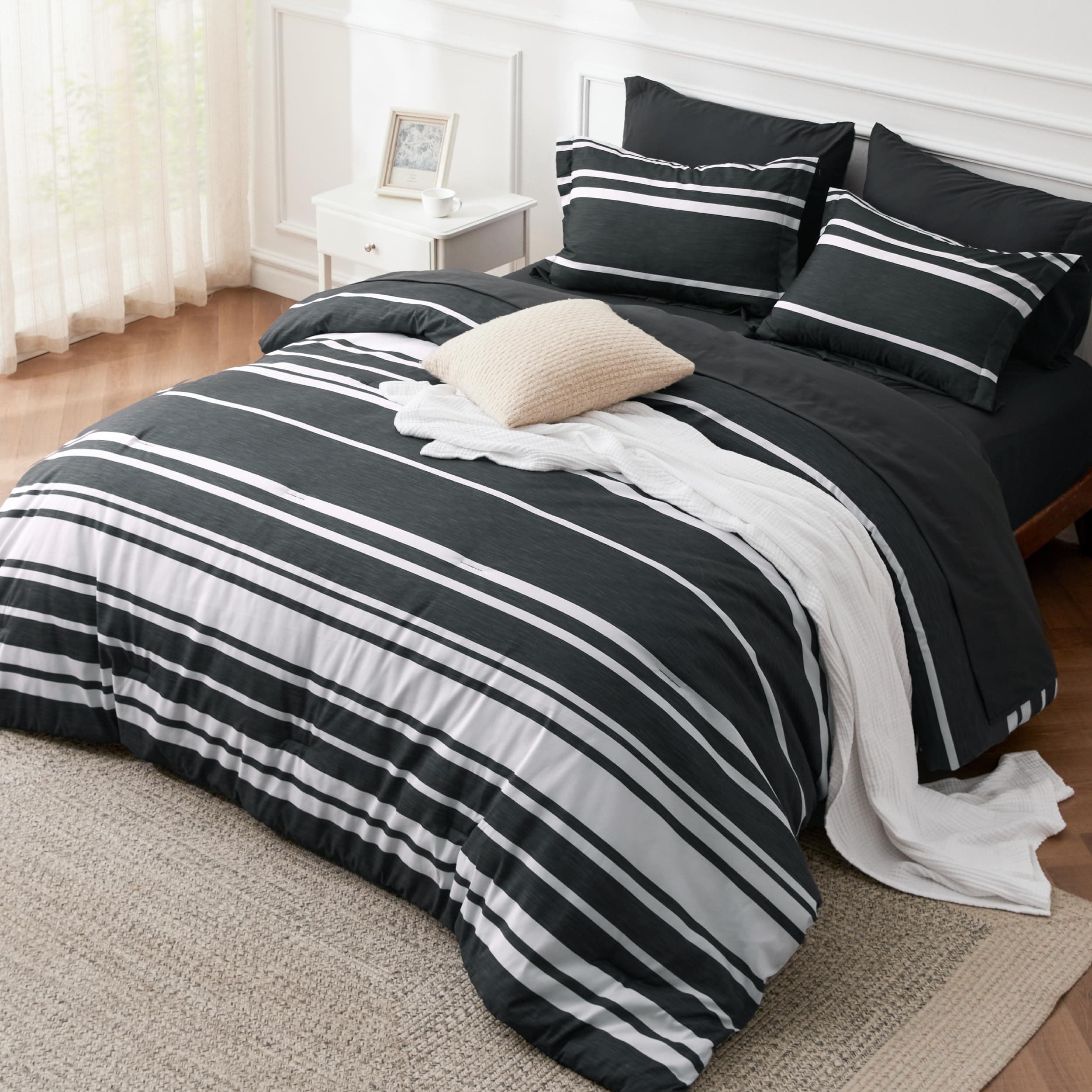 Full Comforter Set 7 Pieces, Black Striped Bedding Set for All Seasons, Reversible, Cationic Dyeing Bed in a Bag with Comforter, Sheets, Pillowcases & Shams